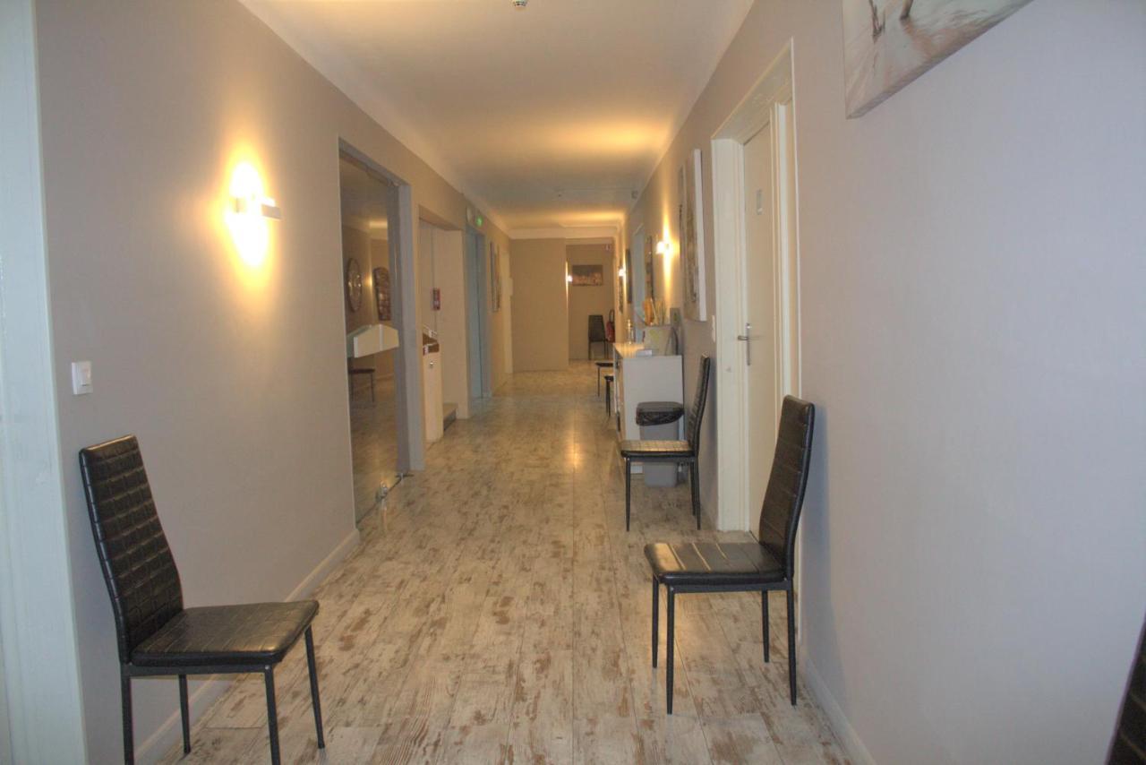 Logis Hotel Le Clement V Roquemaure  Luaran gambar