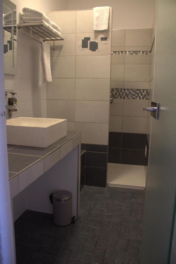 Logis Hotel Le Clement V Roquemaure  Luaran gambar