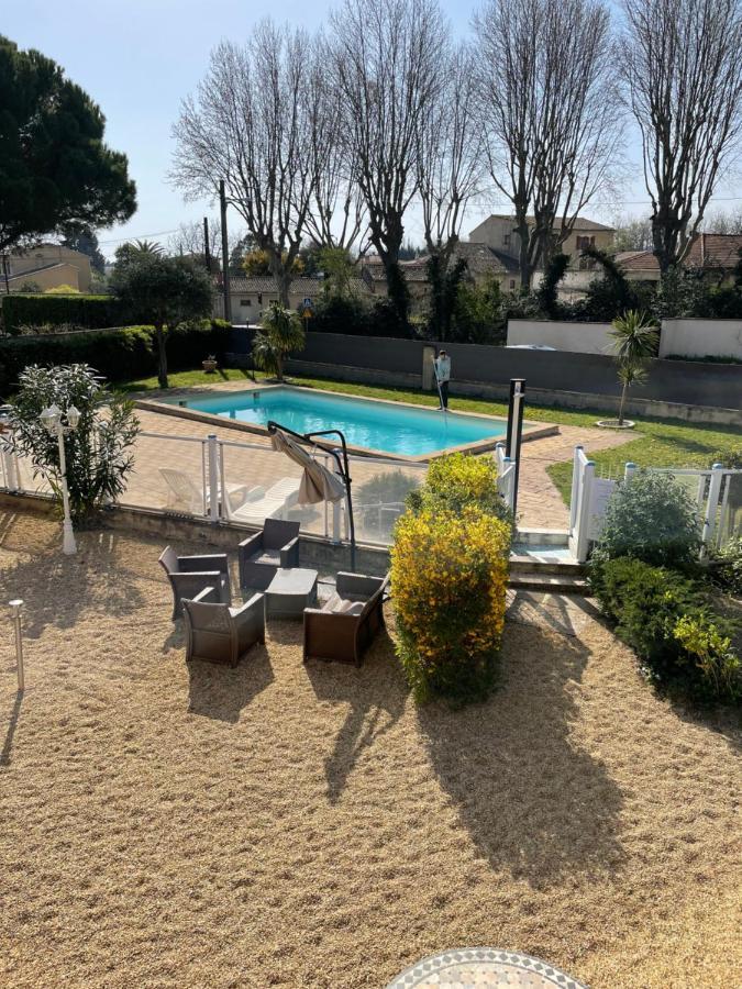 Logis Hotel Le Clement V Roquemaure  Luaran gambar
