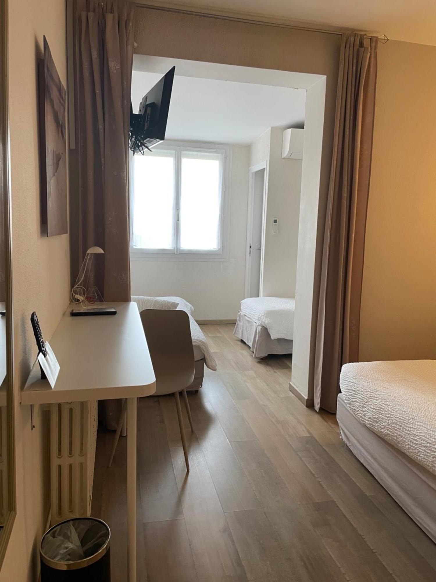 Logis Hotel Le Clement V Roquemaure  Luaran gambar