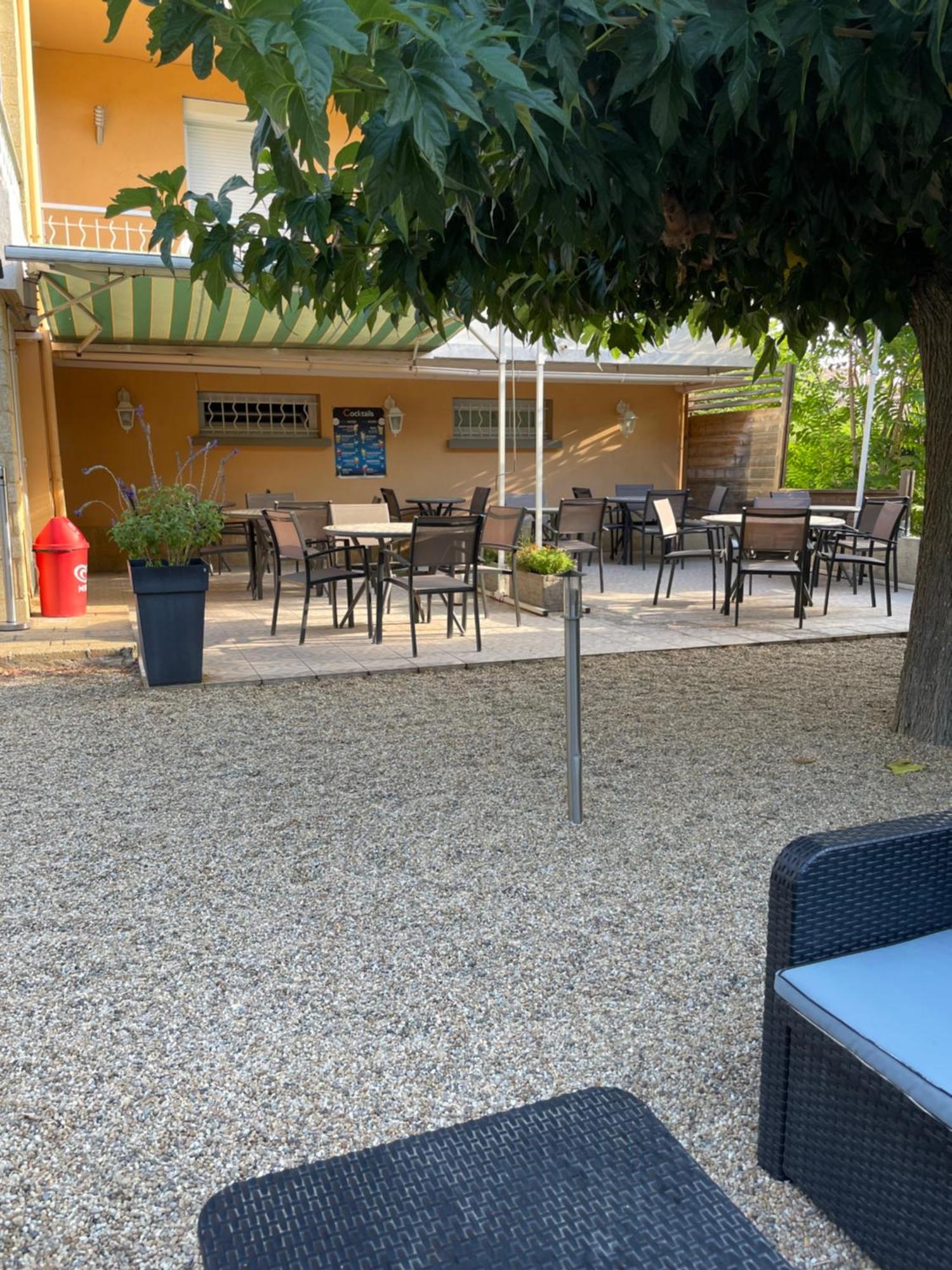 Logis Hotel Le Clement V Roquemaure  Luaran gambar