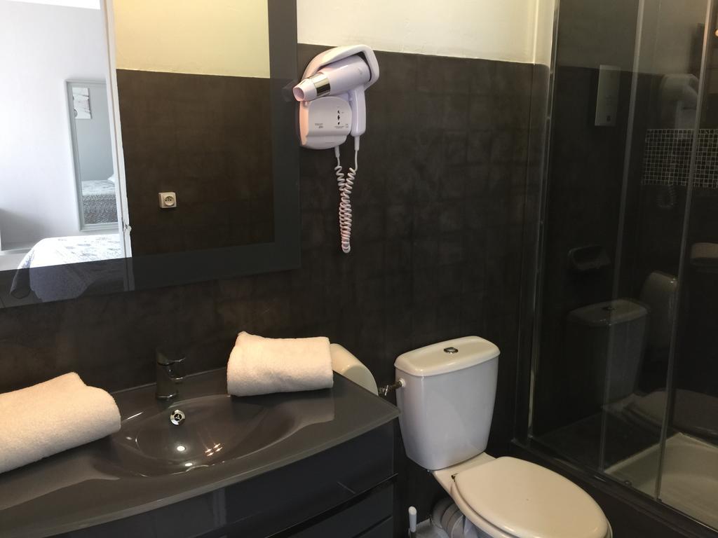 Logis Hotel Le Clement V Roquemaure  Luaran gambar