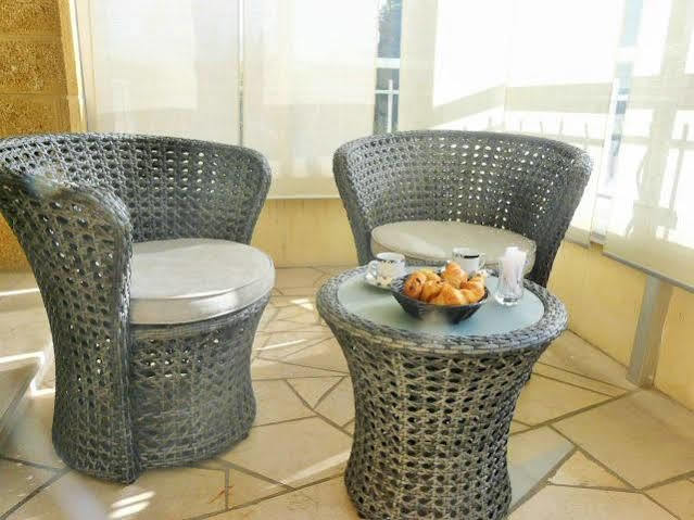 Logis Hotel Le Clement V Roquemaure  Luaran gambar